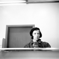http://www.bernalespacio.com/files/gimgs/th-62_Vivian Maier Self-portrait, Chicago area, n_d_.jpg